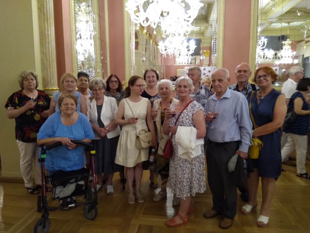 Teatr, wino i śpiew