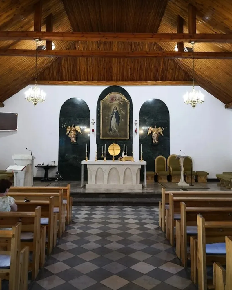 Wnętrze kościoła w Czerniewicach